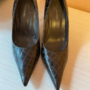 BCGMaxaria croc embossed heels